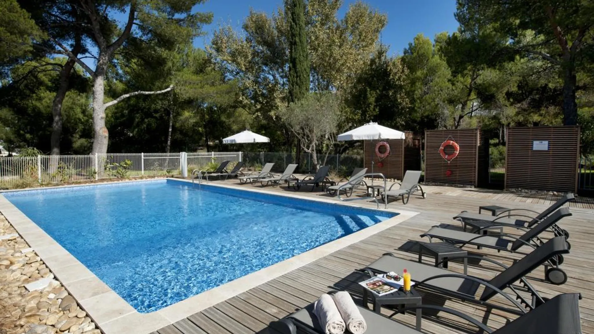 ויטרולה Holiday Inn - Marseille Airport By Ihg 4*,