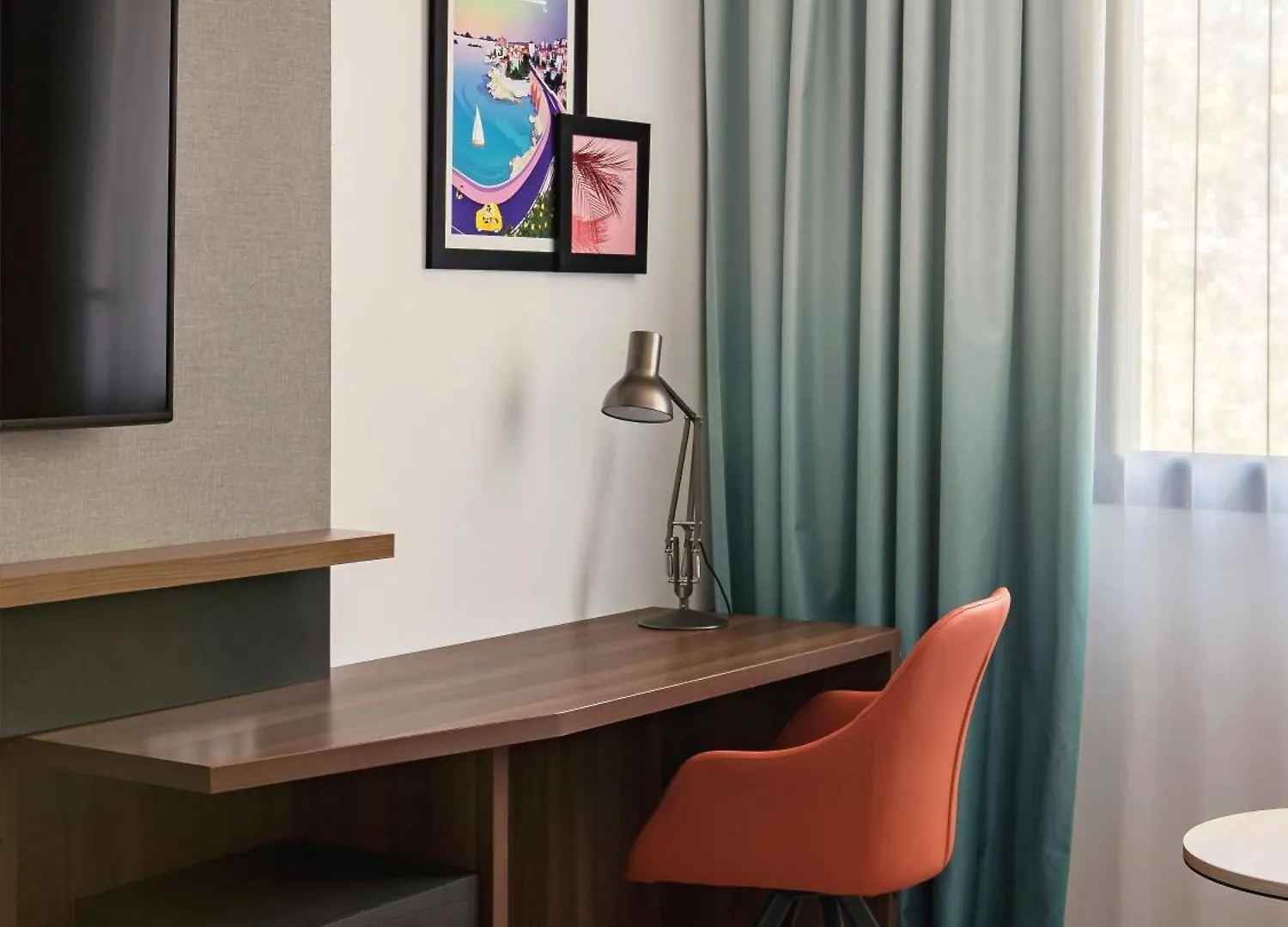 Holiday Inn - Marseille Airport By Ihg Vitrolles  4*, Vitrolles (Bouches-du-Rhone)