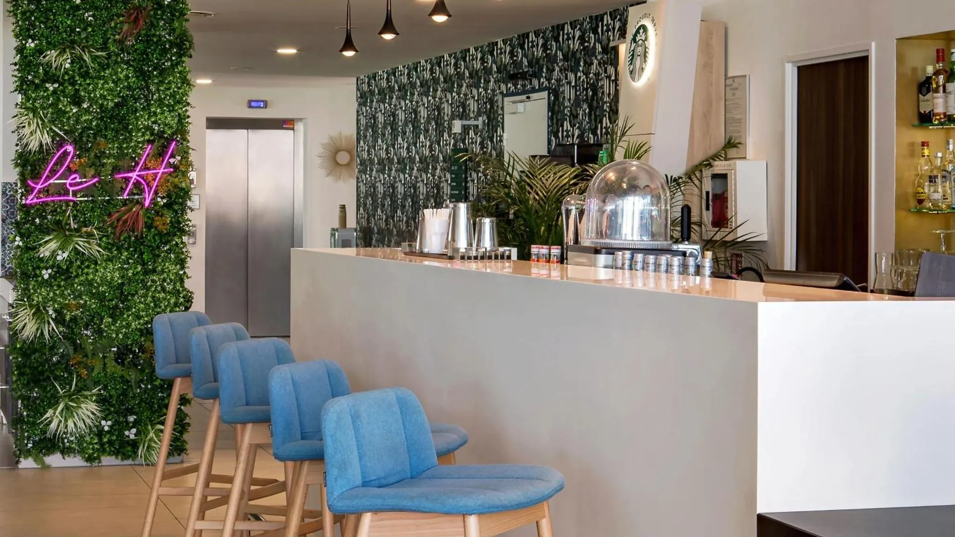 Holiday Inn - Marseille Airport By Ihg Vitrolles  Vitrolles (Bouches-du-Rhone)